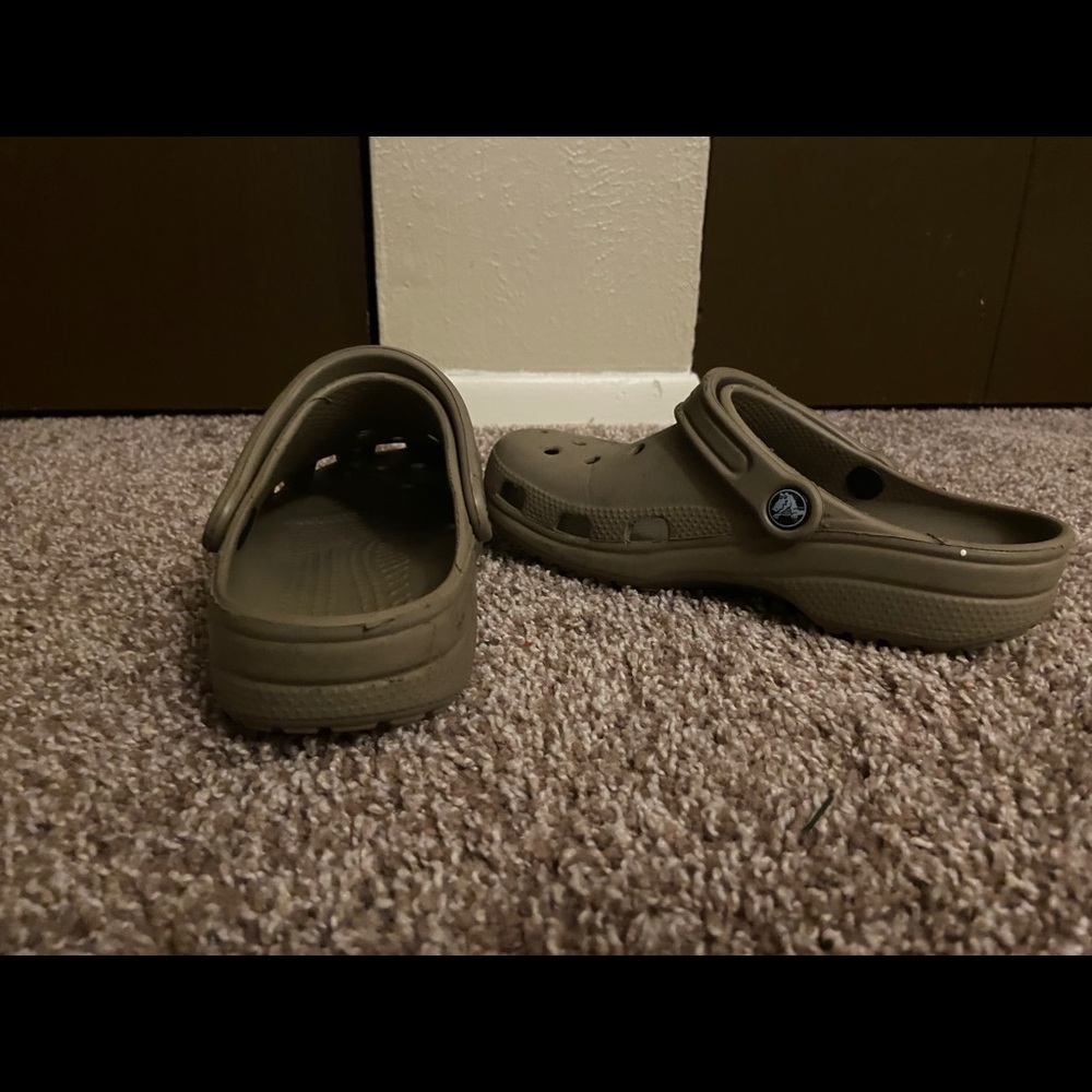crocs